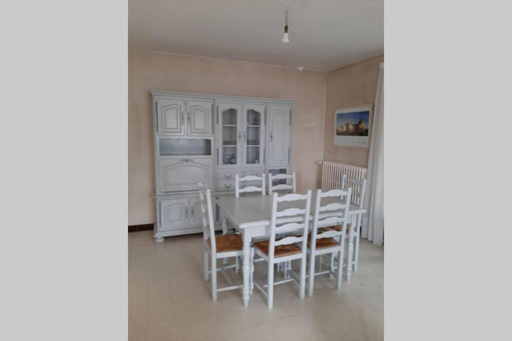 Вилла Les Cormiers Chailles  Экстерьер фото